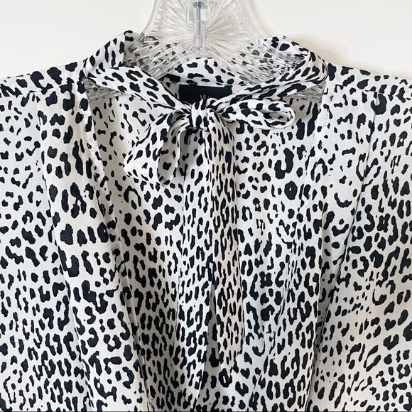 🌺 Worthington Cheetah Neck Tie Peplum Faux Wrap Lightweight Blouse Size M - Picture 3 of 11